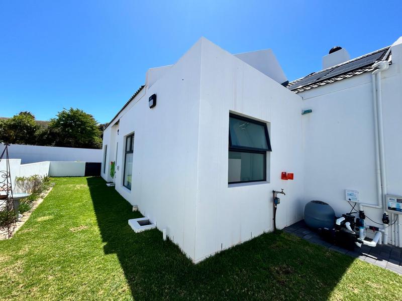 3 Bedroom Property for Sale in Golden Mile Western Cape